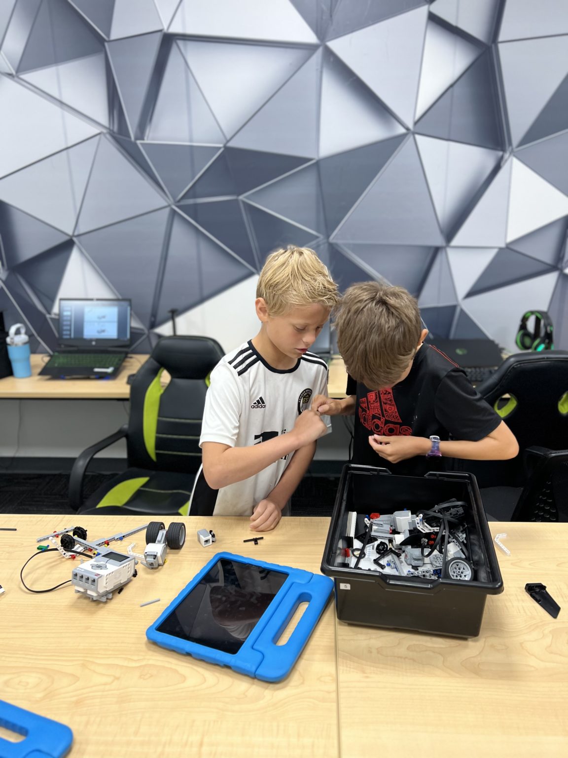 iCode - Summer Camps - MetroFamily Magazine